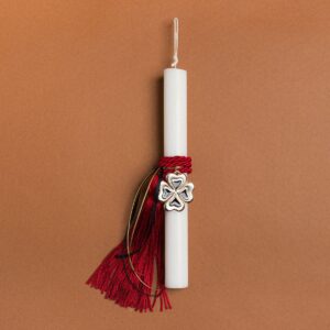 Beauty Home Великденска свещ 33cm с червена пискюл и четирилистна детелина от емайл в подаръчна опаковка