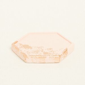 Beauty Home Керамична многоъгълна подложка със златни детайли 9 x 10 X 1,2 cm Сьомга / Злато