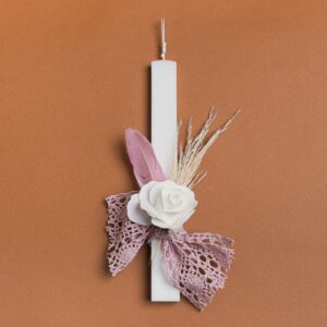 Beauty Home Великденска свещ 33cm роза с пера цвят гнило ябълка в подаръчна опаковка