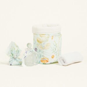 Beauty Home Цилиндричен комплект за олио от поплин с цветя на вераман фон