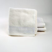 fisto-white-2-scaled-1781013794-aVfEsD
