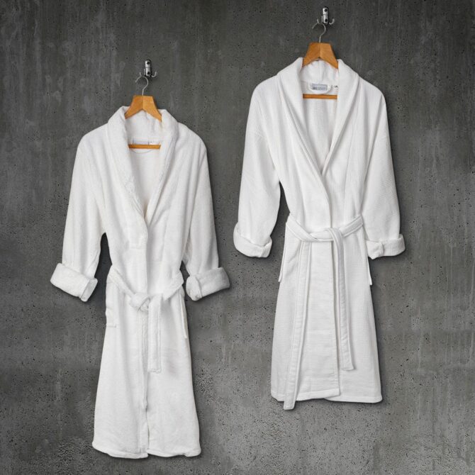 BATHROBES-1783619819-yYu6zr